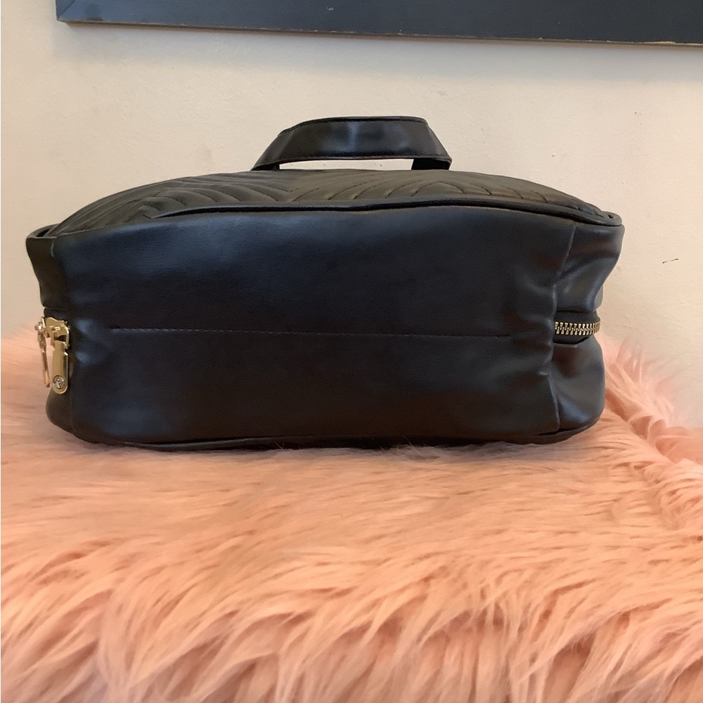 Adrienne vittadini bag🖤 - Picture 5 of 7